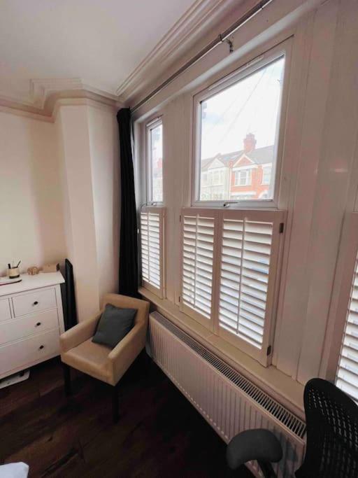 Lovely 2 Bedroom Ground Floor Flat With Garden. London Kültér fotó