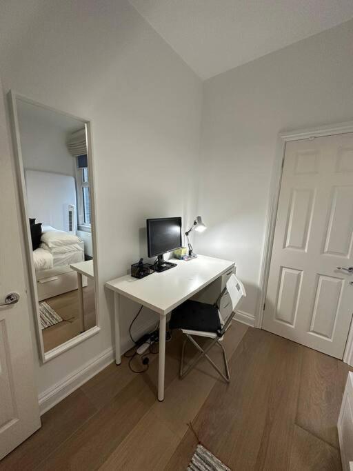 Lovely 2 Bedroom Ground Floor Flat With Garden. London Kültér fotó