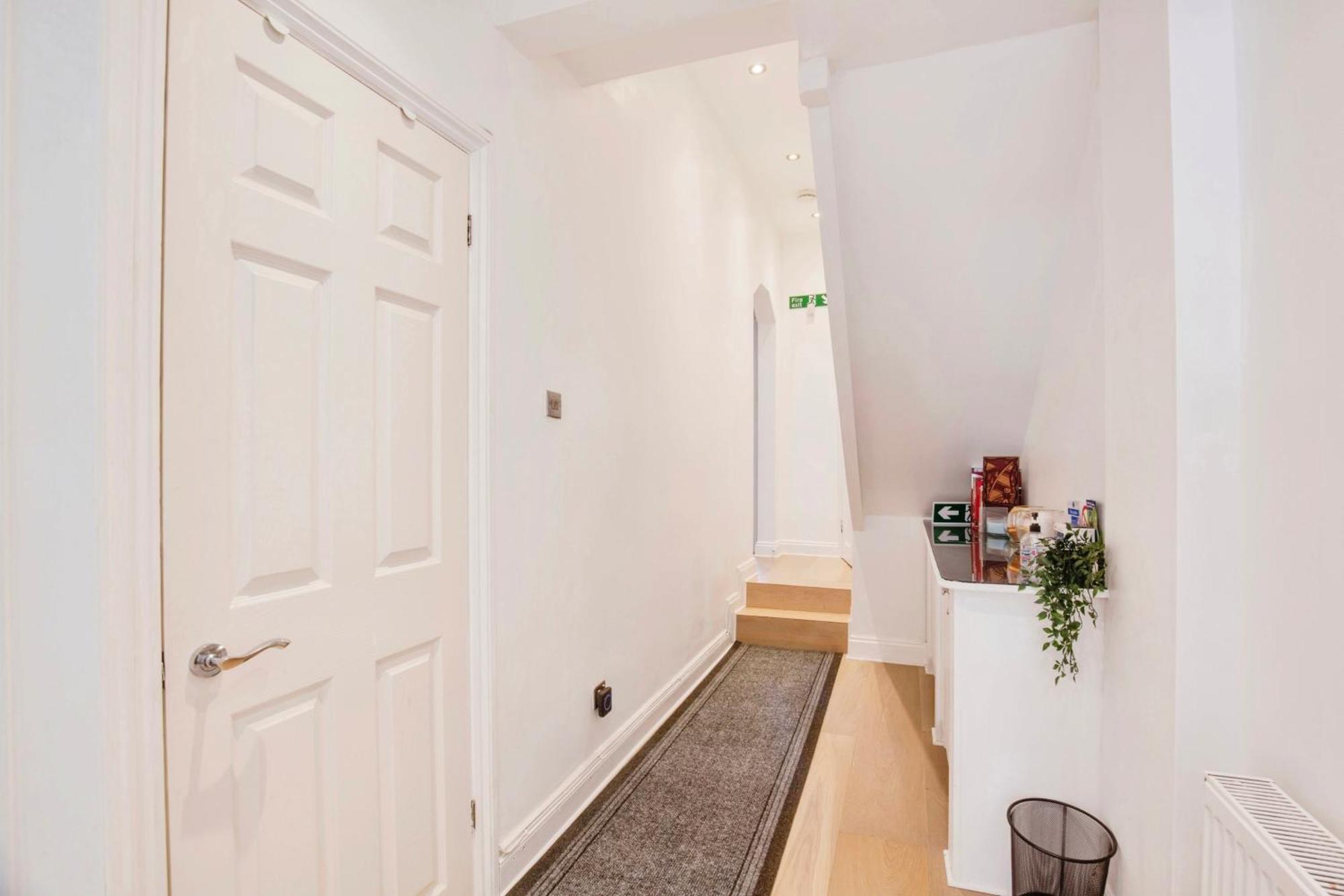 Lovely 2 Bedroom Ground Floor Flat With Garden. London Kültér fotó