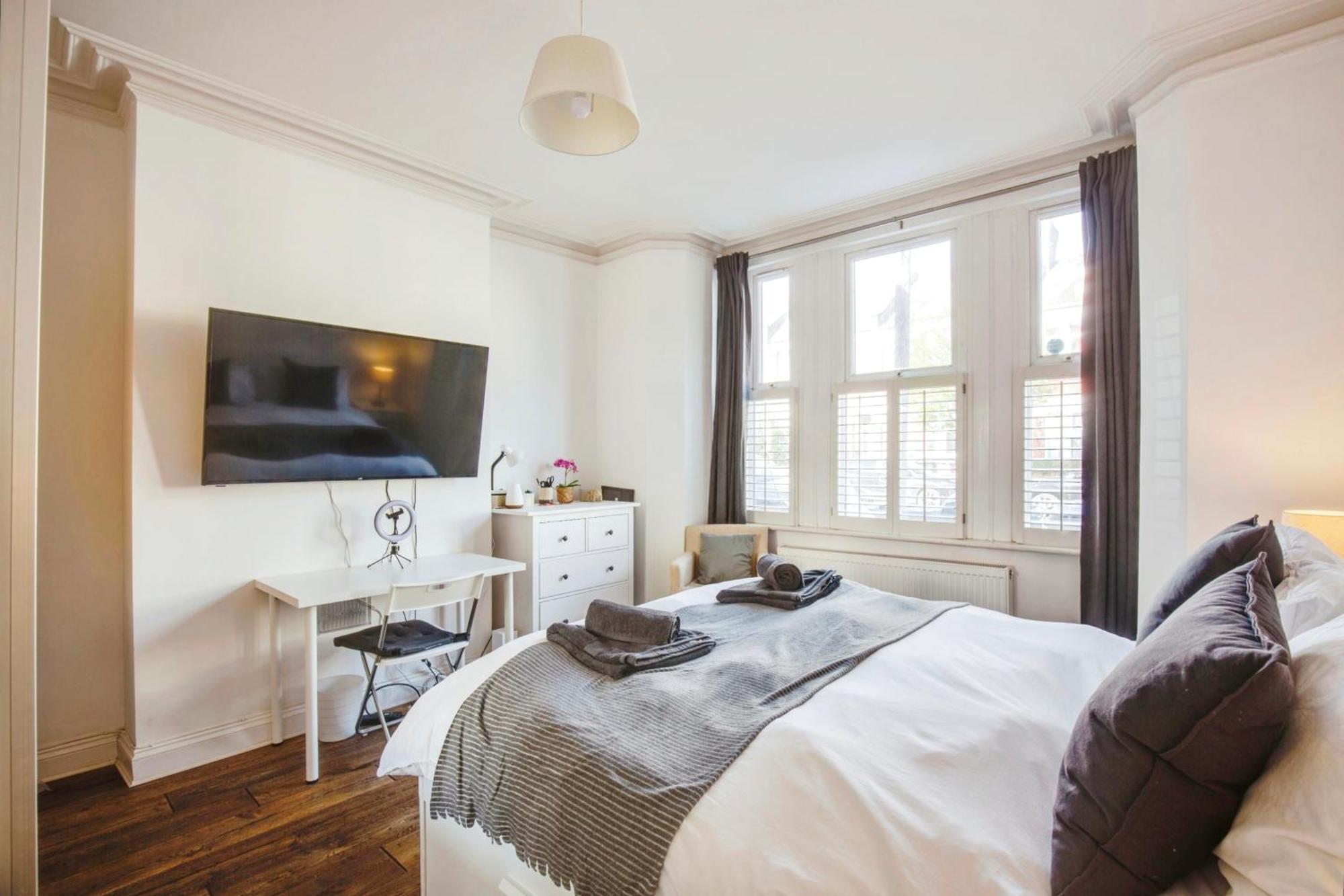 Lovely 2 Bedroom Ground Floor Flat With Garden. London Kültér fotó