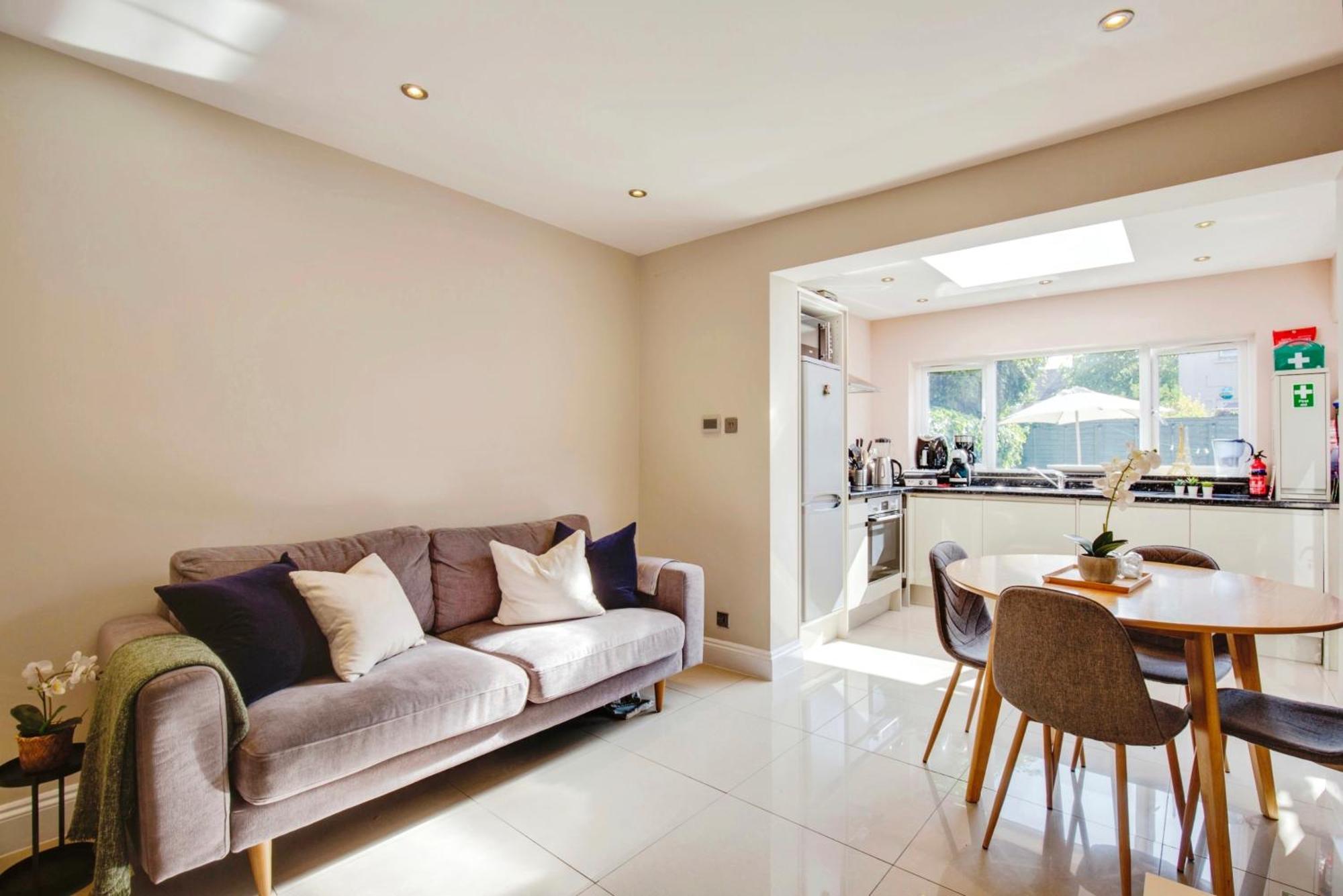 Lovely 2 Bedroom Ground Floor Flat With Garden. London Kültér fotó