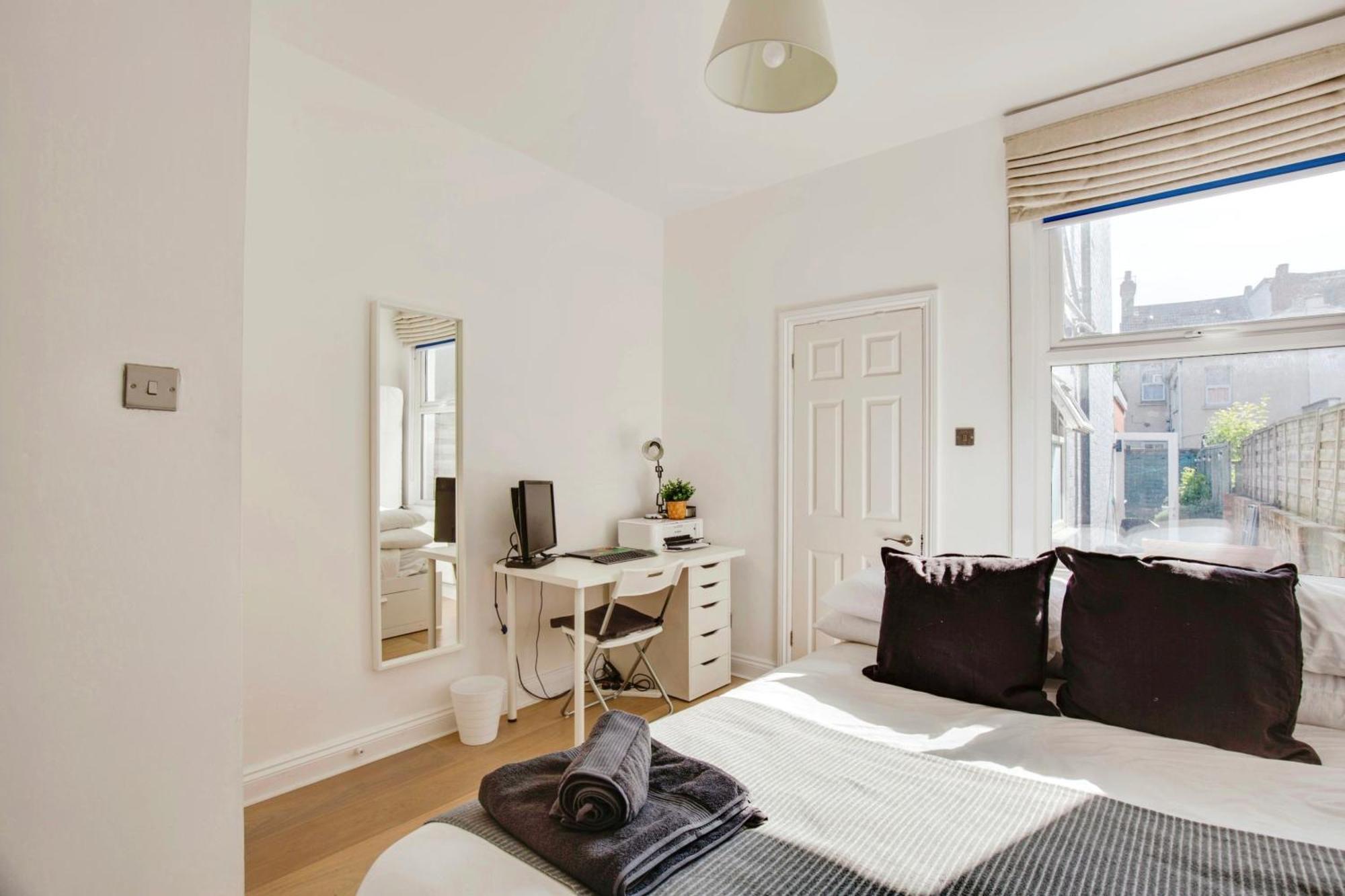 Lovely 2 Bedroom Ground Floor Flat With Garden. London Kültér fotó