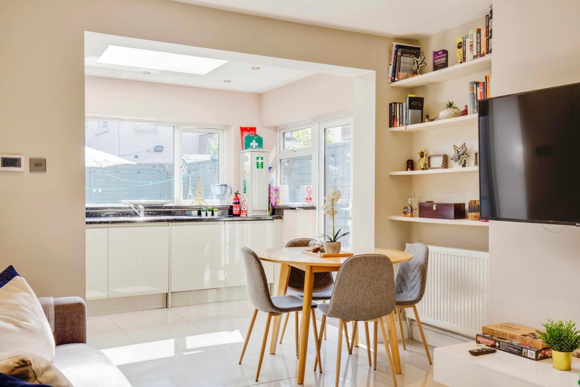 Lovely 2 Bedroom Ground Floor Flat With Garden. London Kültér fotó